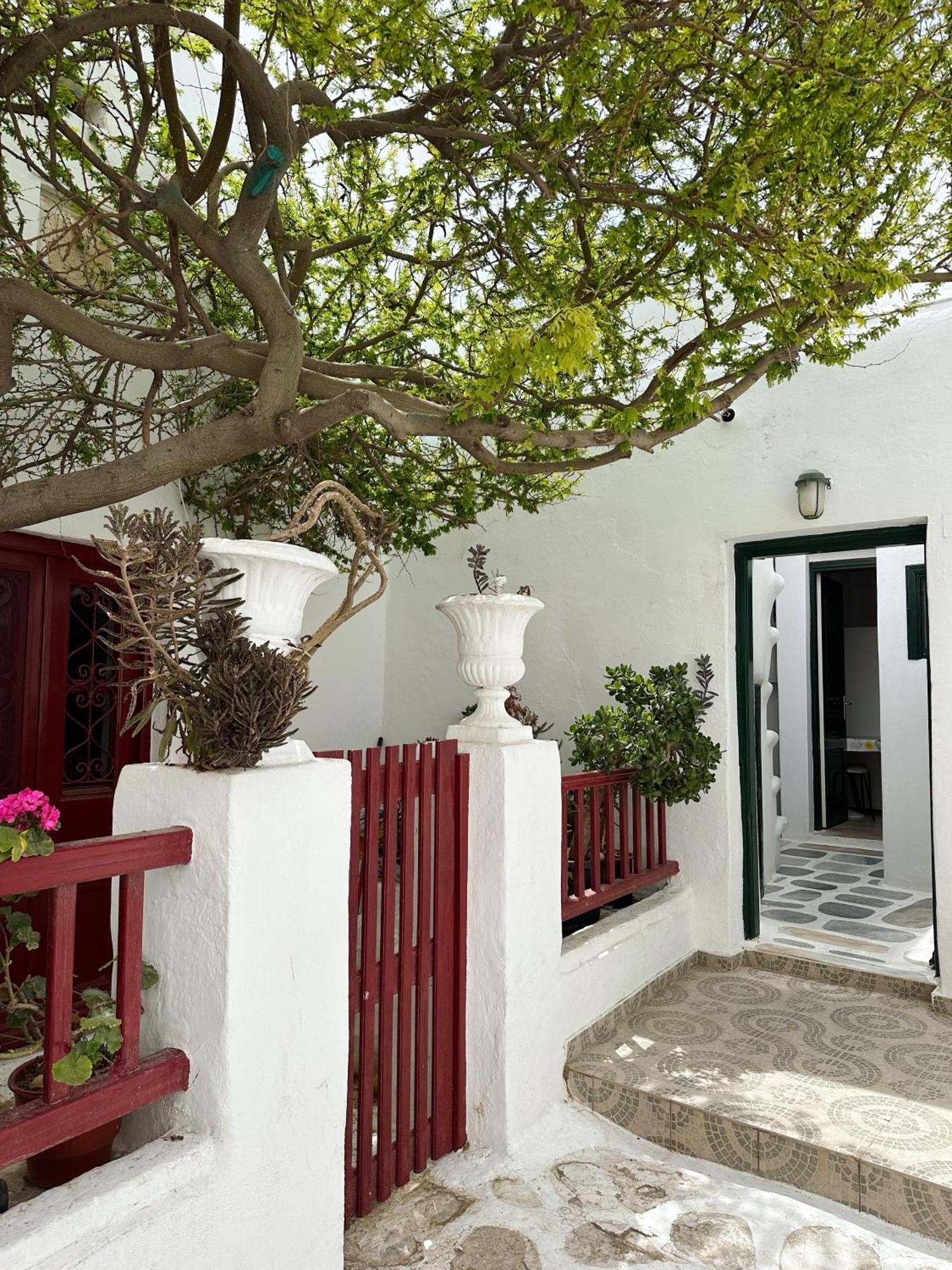 Can-Can Mykonos Town Экстерьер фото